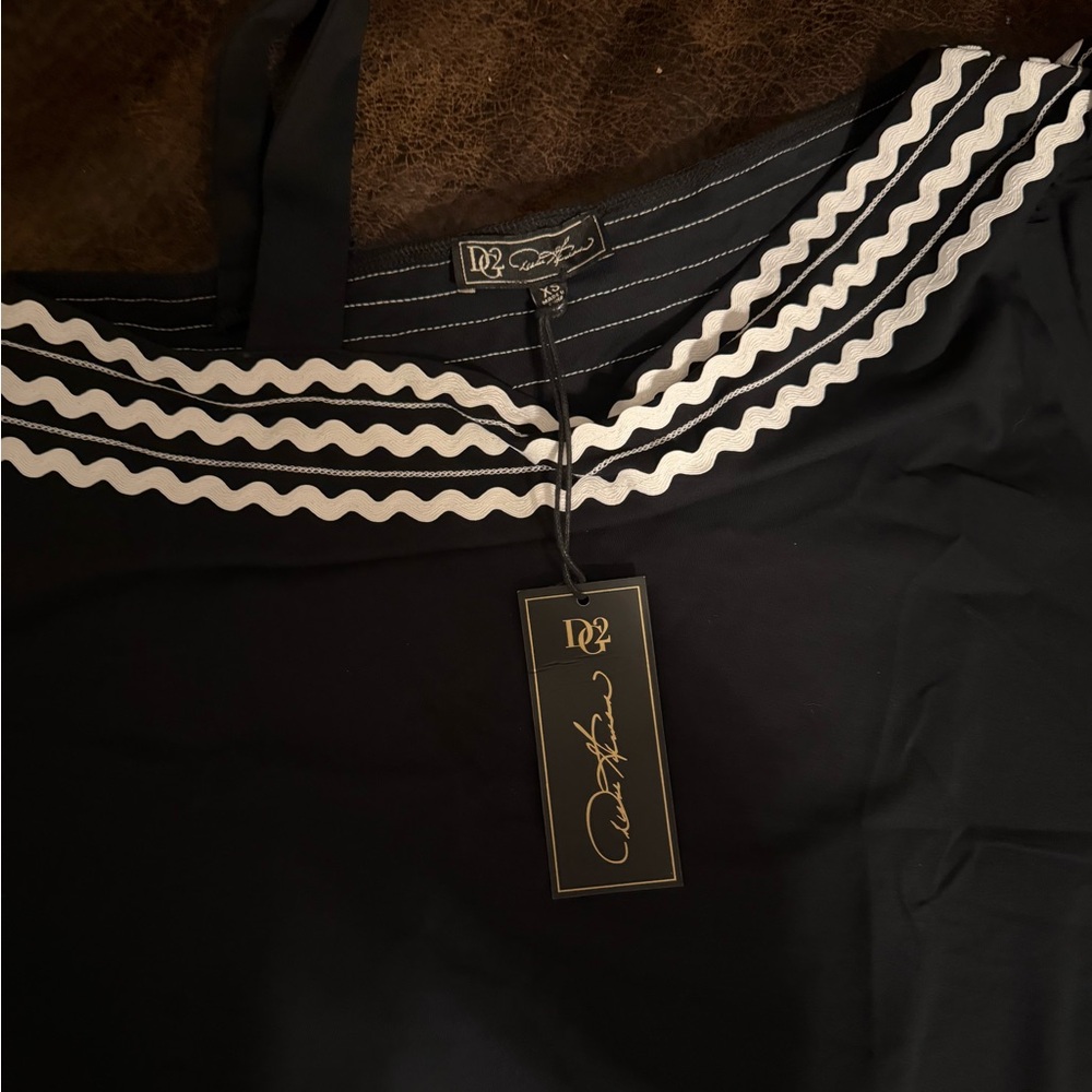 Black and White Top with Wavy Trim